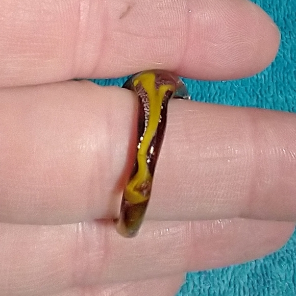 Yellow Red and Silver Glitter Glass Ring - Picture 3 of 4